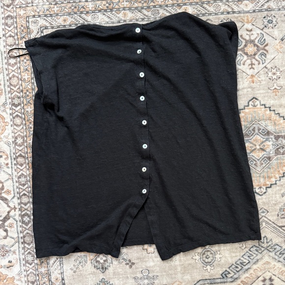 Tahari 100% Linen Black Cap Sleeve Top - Button Back Detail - Large - Picture 3 of 4